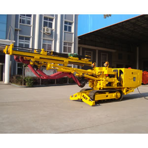 Perforateur géant hydraulique